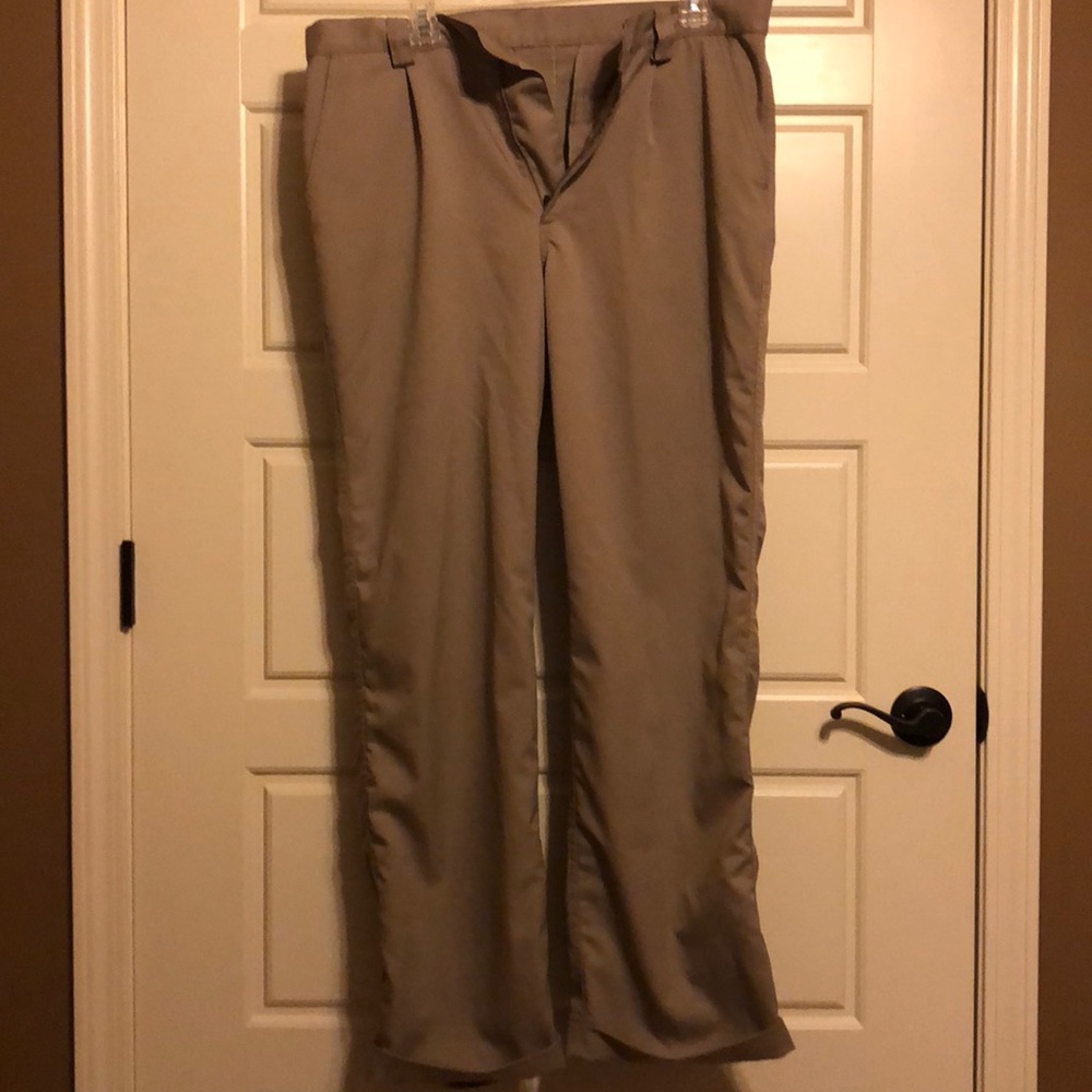 Men’s Under Armour golf pants